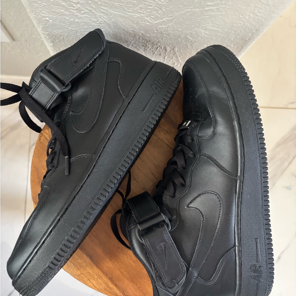 Nike air force 1 Black High-Top Leather Sneakers with Ankle Strap - Picture 11 of 11